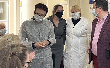 В Мурманской области по инициативе сенатора Татьяны Кусайко ведущие специалисты-онкологи провели обследование жителей