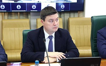 Круглый стол Комитета СФ по экономической политике на тему «О расширении маршрутной сети воздушных перевозок, выполняемых из аэропортов Дальнего Востока»