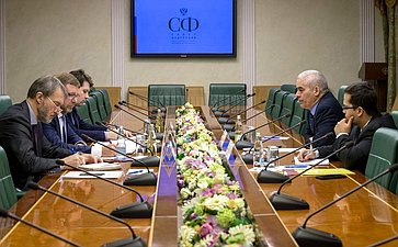 Встреча Константина Косачева с Чрезвычайным и Полномочным Послом Кубы в РФ Херардо Порталем