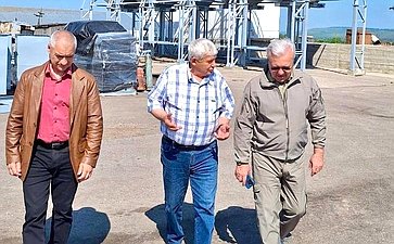 Александр Усс посетил южные районы Красноярского края