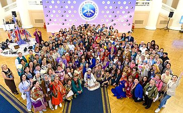Григорий Ледков на Первом форуме женщин Севера в июне 2023 года выступил с инициативой утвердить новую трудовую функцию «Работник кочевого жилища»