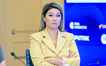 В пресс-центре МИА «Россия сегодня» прошла пресс-конференция по представленному докладу Международного общественного трибунала по преступлениям украинских неонацистов «Пытки российских военнослужащих: свидетельства освобожденных из украинского плена»