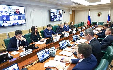 Круглый стол на тему «Проблемы эксплуатации жилищного фонда и объектов социальной инфраструктуры на вечномерзлых грунтах»