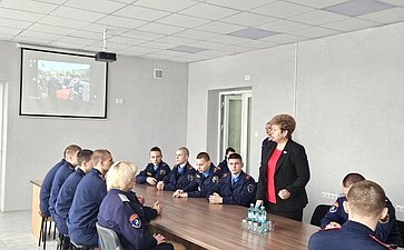 Ольга Бас в ходе региональной поездки провела в ЛНР уроки мужества, приуроченные к Году Защитника Отечества