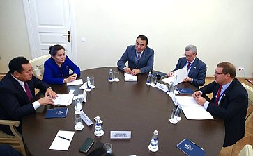 К. Косачев на переговорах с делегацией Монголии