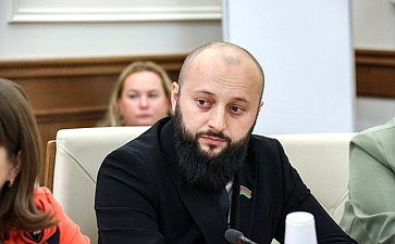 Встреча Алексея Кондратенко и Александра Трембицкого с делегацией молодых законодателей Законодательного Собрания Краснодарского края