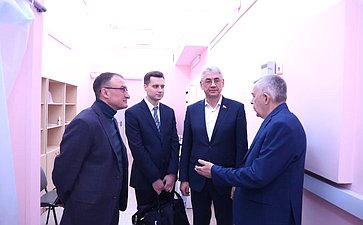 Виктор Калашников посетил краевой клинический центр онкологии в Хабаровске