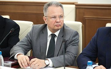 Заседание рабочей группы по рассмотрению проекта ФЗ № 872405–8 «О внесении изменений в статью 10 ФЗ «Об основах государственного регулирования торговой деятельности в Российской Федерации»