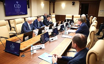 Совместное совещание комитетов СФ «Проект федерального бюджета на 2026–2028 годы: приоритеты финансирования государственной программы Российской Федерации «Развитие авиационной промышленности»