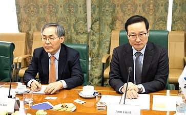 Встреча В. Джабарова с руководителем правящей Демократической партии в Национальном собрании Республики Корея Хон Ён Пё