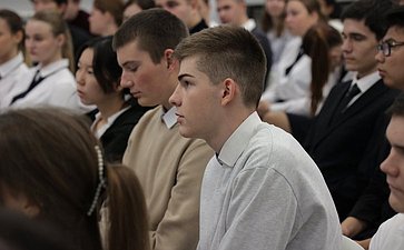 Александр Башкин в рамках мероприятия «Разговоры о важном» встретился со студентами Астраханского государственного политехнического колледжа