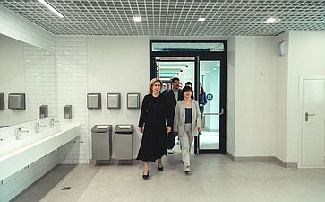 Инна Святенко встретилась с учителями школы № 2087 района Марьино Юго-Восточного округа и посетила обновлённый по программе «Моя школа» корпус образовательного учреждения