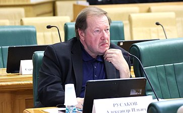Александр Русаков