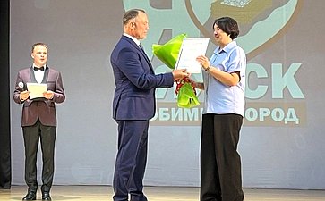 Игорь Мурог вручил награды Совета Федерации жителям Рязанской области
