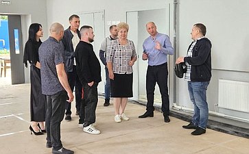 Ольга Бас в рамках поездки в регион посетила Металлистский дом культуры