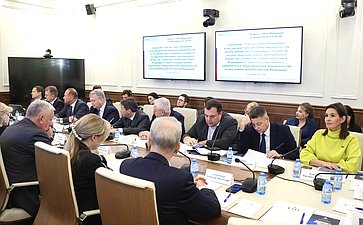 Совещание Комитета СФ по международным делам совместно с Комиссией СФ по защите государственного суверенитета и предотвращению вмешательства во внутренние дела РФ