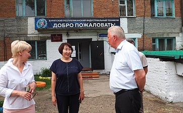 Вячеслав Наговицын обсудил планы по строительству и модернизации социально значимых объектов Бурятии в рамках выполнения Постановления СФ