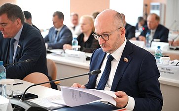 Сенаторы РФ приняли участие в заседании Постоянной комиссии МПА СНГ по изучению опыта государственного строительства и местного самоуправления