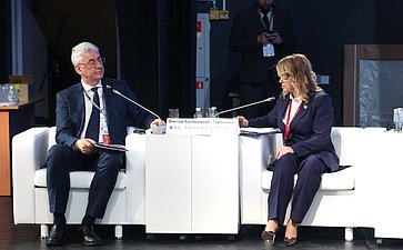 Виктор Калашников выступил модератором сессии «Остров Большой Уссурийский: новый вектор развития трансграничного сотрудничества» Российско-Китайского форума в г. Хабаровске