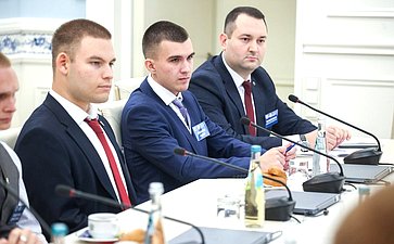 Андрей Яцкин провел встречу со студентами Донского государственного технического университета (г. Ростов-на Дону), победителями конкурса направления «Транспорт» первого межрегионального студенческого слета «Будущее Приазовья»