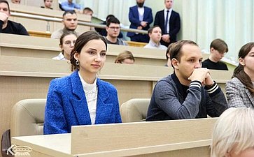Сергей Рябухин обсудил с молодыми учеными Ульяновской области возможности развития научных исследований в регионе