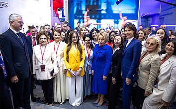 XXVII Петербургский международный экономический форум (ПМЭФ’24). Церемония официального старта образовательной программы «Женщина-лидер. Север и Дальний Восток»