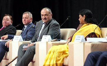 Пленарное заседание «Социально-экономические аспекты развития горных территорий». Принятие итоговой резолюции форума (Горный форум)