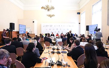 Панельная дискуссия «Человек и планета: совместимы ли мы» в рамках X Невского международного экологического конгресса