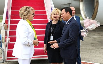 Делегация российского парламента во главе с Председателем Совета Федерации Валентиной Матвиенко прибыла с визитом в Республику Индонезия