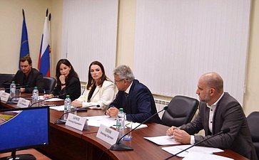 Рабочая встреча Ольги Щетининой и Елены Дягилевой с представителями министерства промышленности, торговли и предпринимательства Нижегородской области, областной Торгово-промышленной палаты и бизнес-сообщества