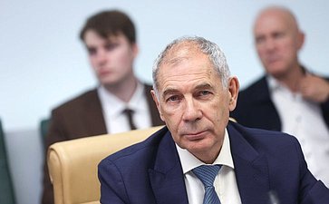 Совещание Комитета Совета Федерации по социальной политике совместно с Комитетом Совета Федерации по экономической политике с участием членов Экспертного совета по туризму