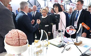 Посещение выставки достижений народного хозяйства регионов России и Беларуси