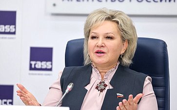 Елена Писарева