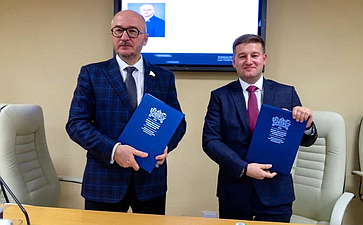 Олег Цепкин заключил соглашение об организации Сенаторского дискуссионного клуба в Южно-Уральском государственном университете