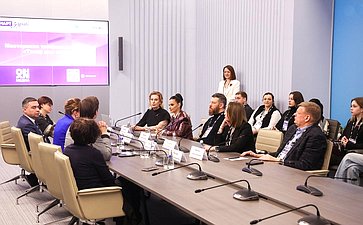 Заместитель Председателя СФ Инна Святенко приняла участие в дискуссии «Мастерская театральных кейсов. Театр как терапия»