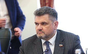 Александр Жуков