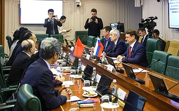Олег Голов провел встречу с председателем Рабочей комиссии по делам представителей Постоянного комитета Всекитайского собрания народных представителей Китайской Народной Республики