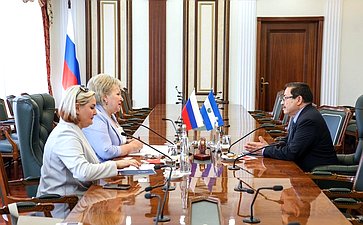 Встреча Елены Писаревой с Чрезвычайным и Полномочным Послом Республики Эль-Сальвадор в Российской Федерации Юрием Павлом Сантакрусом Пердомо