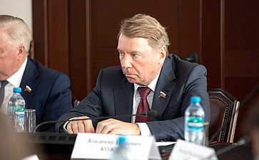 Владимир Кожин