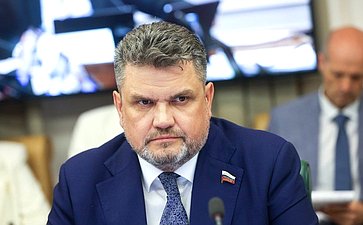 Александр Жуков
