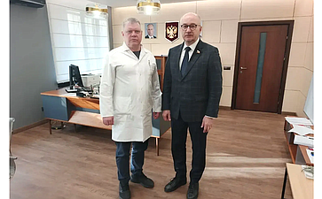 Олег Цепкин ознакомился с высокими технологиями и перспективами развития Челябинского онкоцентра