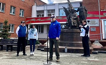 Виктор Шептий принял участие в традиционном весеннем субботнике