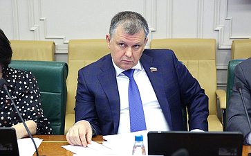 Александр Наролин