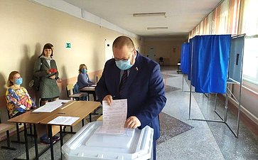Олег Мельниченко проголосовал на выборах главы Пензенской области