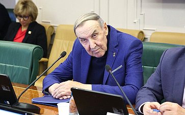 Круглый стол Комитета СФ по экономической политике на тему «О расширении маршрутной сети воздушных перевозок, выполняемых из аэропортов Дальнего Востока»