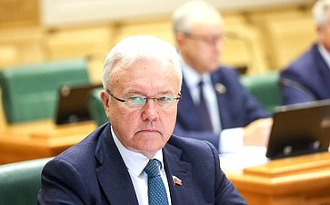 Александр Усс