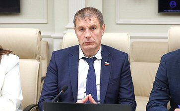 Олег Земцов
