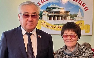 Баир Жамcуев посетил Агинский дацан «Дэчен Лхундублинг»