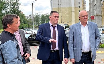 Андрей Шохин посетил будущий Кутузовский сквер и школу в микрорайоне Веризино