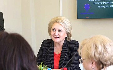 Председатель Комитета СФ по науке, образованию и культуре Лилия Гумерова приняла участие в мероприятиях XVI Международного фестиваля народных ремесел «Праздник топора» в Томске